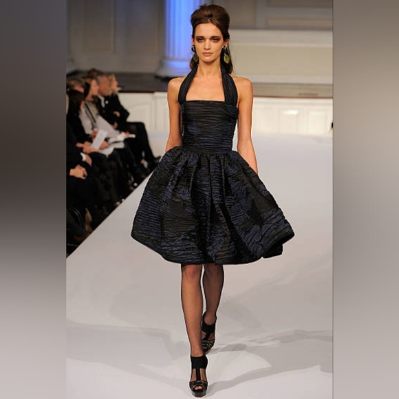 $5,000 OSCAR DE LA RENTA EXCLUSIVE BLACK BLUE SILK RUNWAY DRESS US XS - Picture 10 of 16